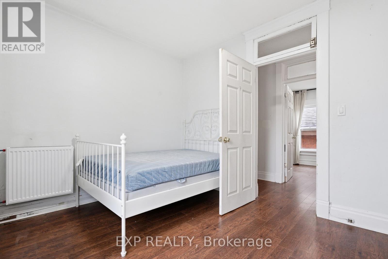 30 Regina Street N, Waterloo, Ontario  N2J 3A1 - Photo 13 - X12912006