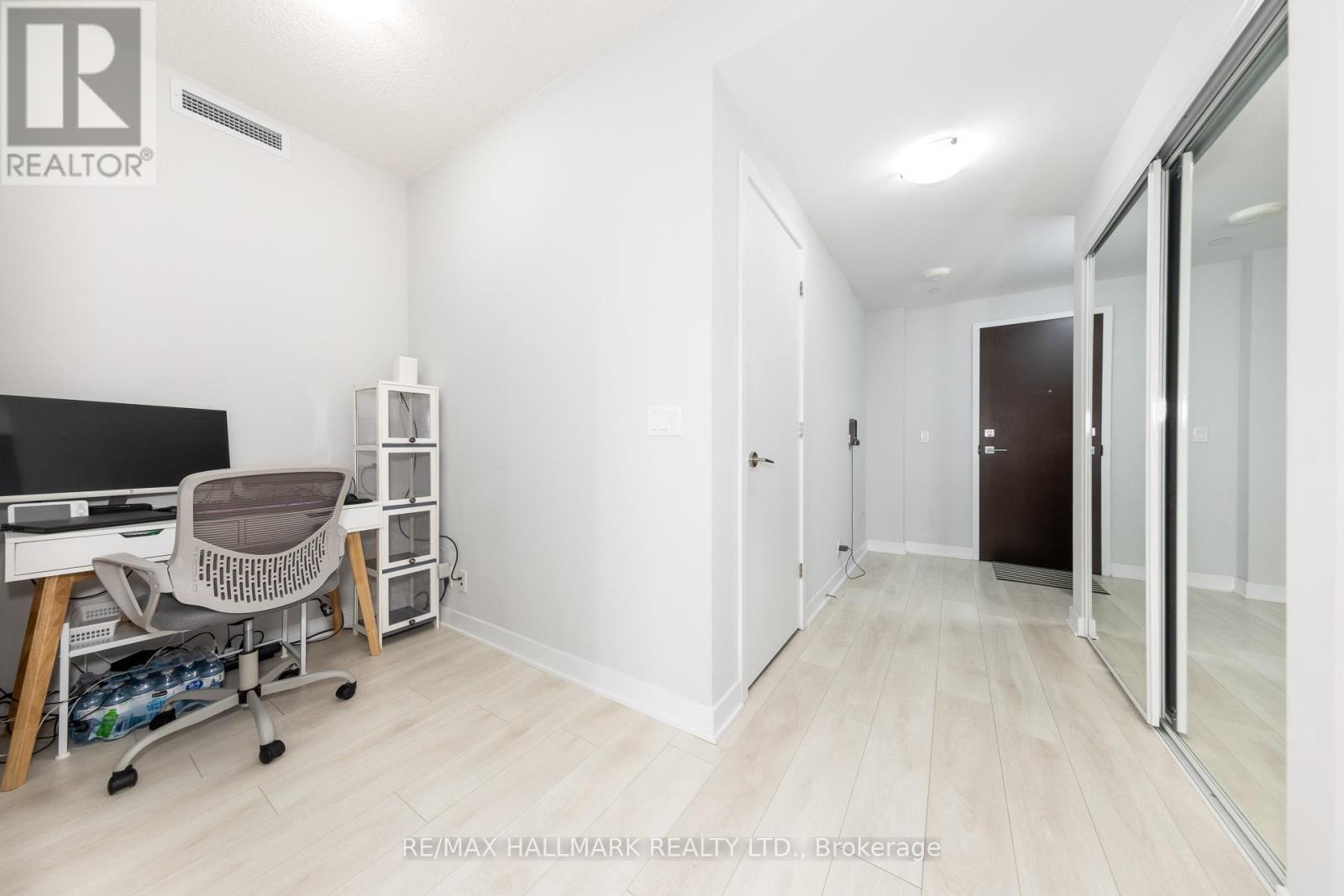 2211 - 2221 Yonge Street, Toronto, Ontario  M4S 0B8 - Photo 4 - C12910754