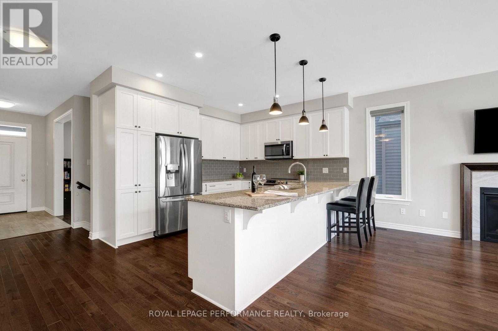 203 Station Trail, Russell, Ontario  K4R 0C9 - Photo 10 - X12912088