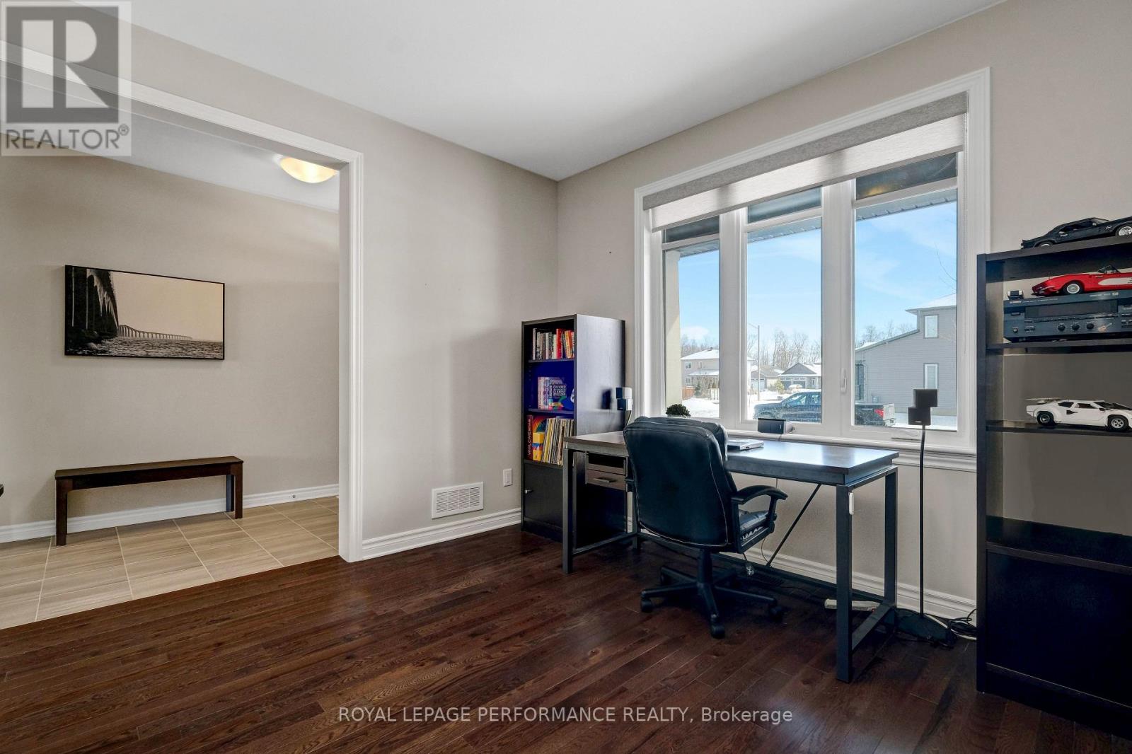 203 Station Trail, Russell, Ontario  K4R 0C9 - Photo 5 - X12912088