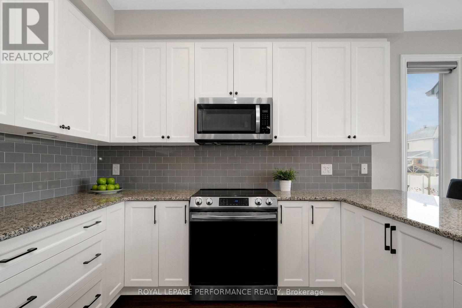 203 Station Trail, Russell, Ontario  K4R 0C9 - Photo 8 - X12912088