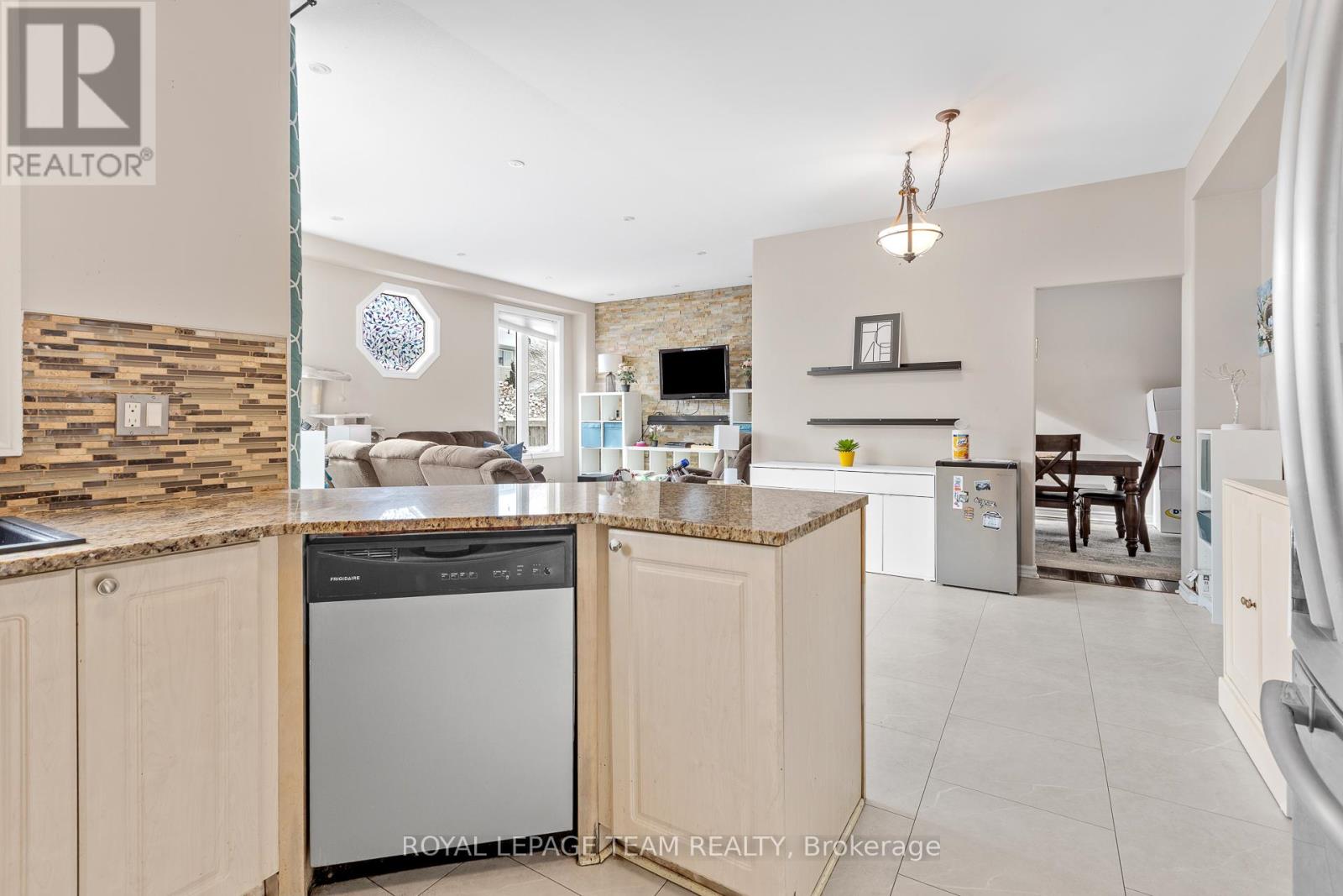 4091 Canyon Walk Drive, Ottawa, Ontario  K1V 1V8 - Photo 10 - X12912144