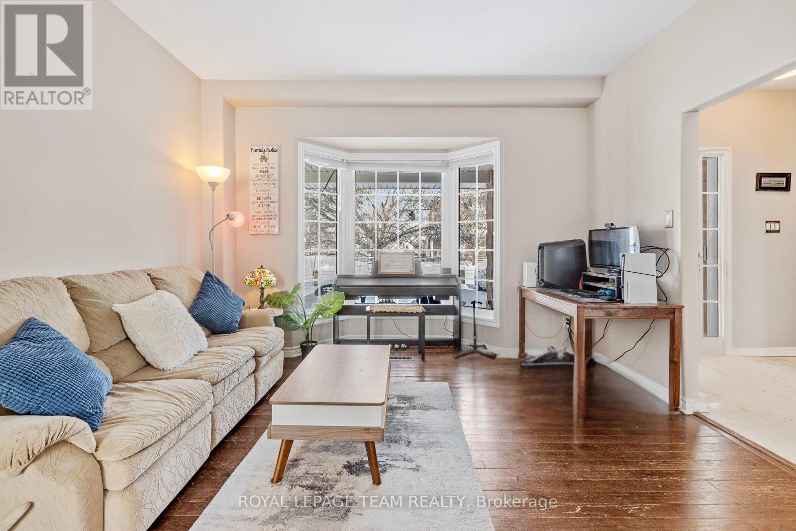 4091 Canyon Walk Drive, Ottawa, Ontario  K1V 1V8 - Photo 4 - X12912144