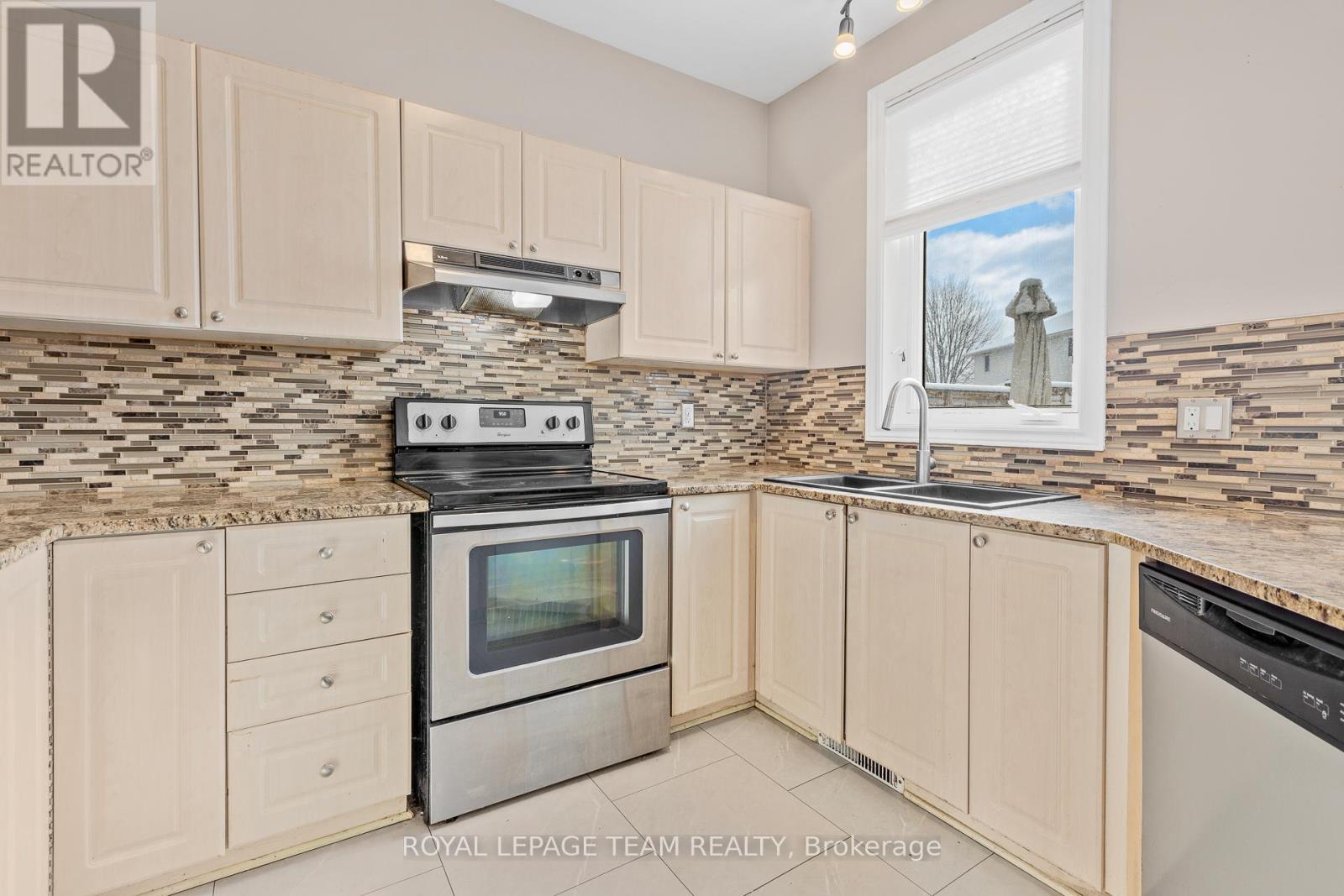 4091 Canyon Walk Drive, Ottawa, Ontario  K1V 1V8 - Photo 9 - X12912144