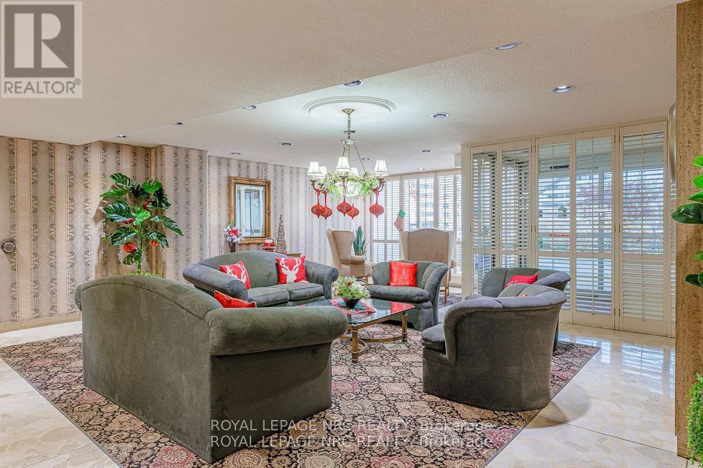 1006 - 15 Towering Heights Boulevard, St. Catharines, Ontario  L2T 3G7 - Photo 3 - X12912116