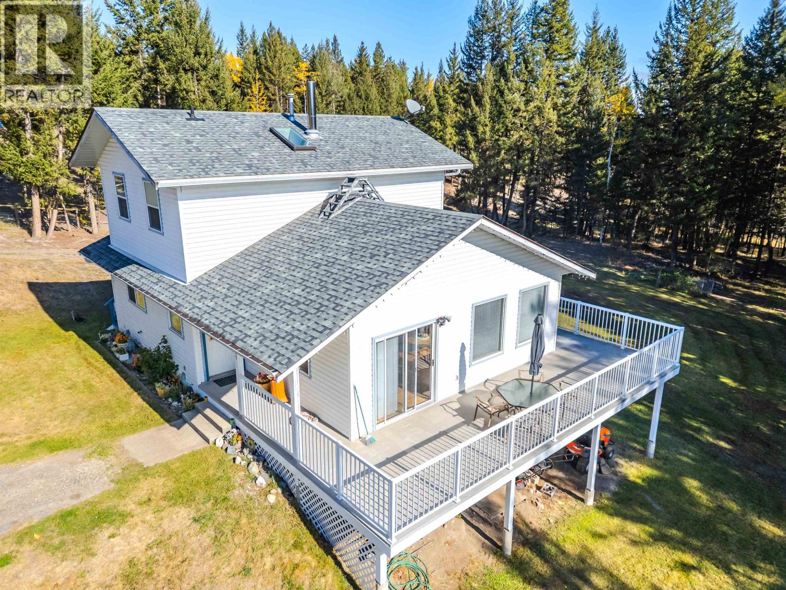 5565 BIRCHWOOD ROAD, 100 Mile House, British Columbia