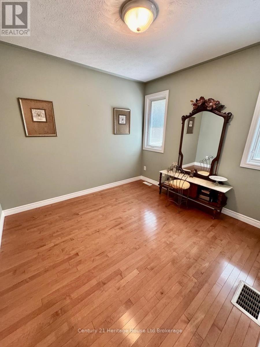 28 Teeple Street, Woodstock, Ontario  N4S 3Y7 - Photo 10 - X12912140