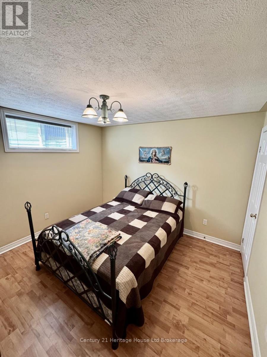 28 Teeple Street, Woodstock, Ontario  N4S 3Y7 - Photo 14 - X12912140