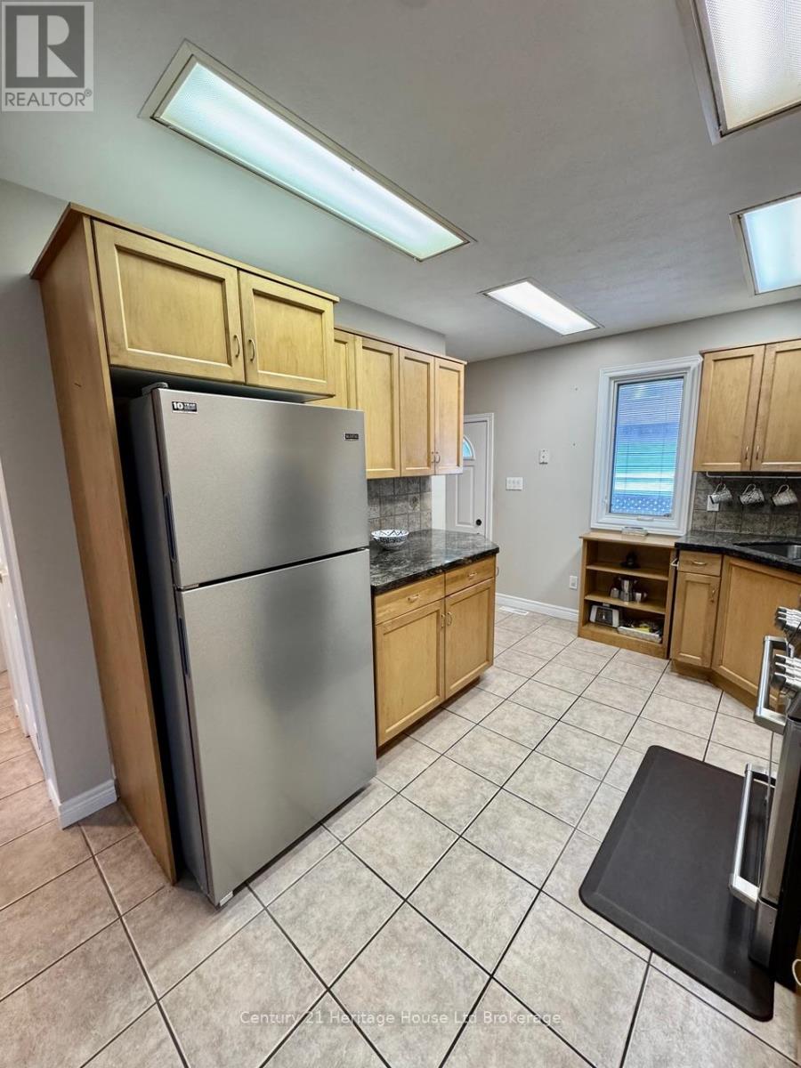 28 Teeple Street, Woodstock, Ontario  N4S 3Y7 - Photo 7 - X12912140