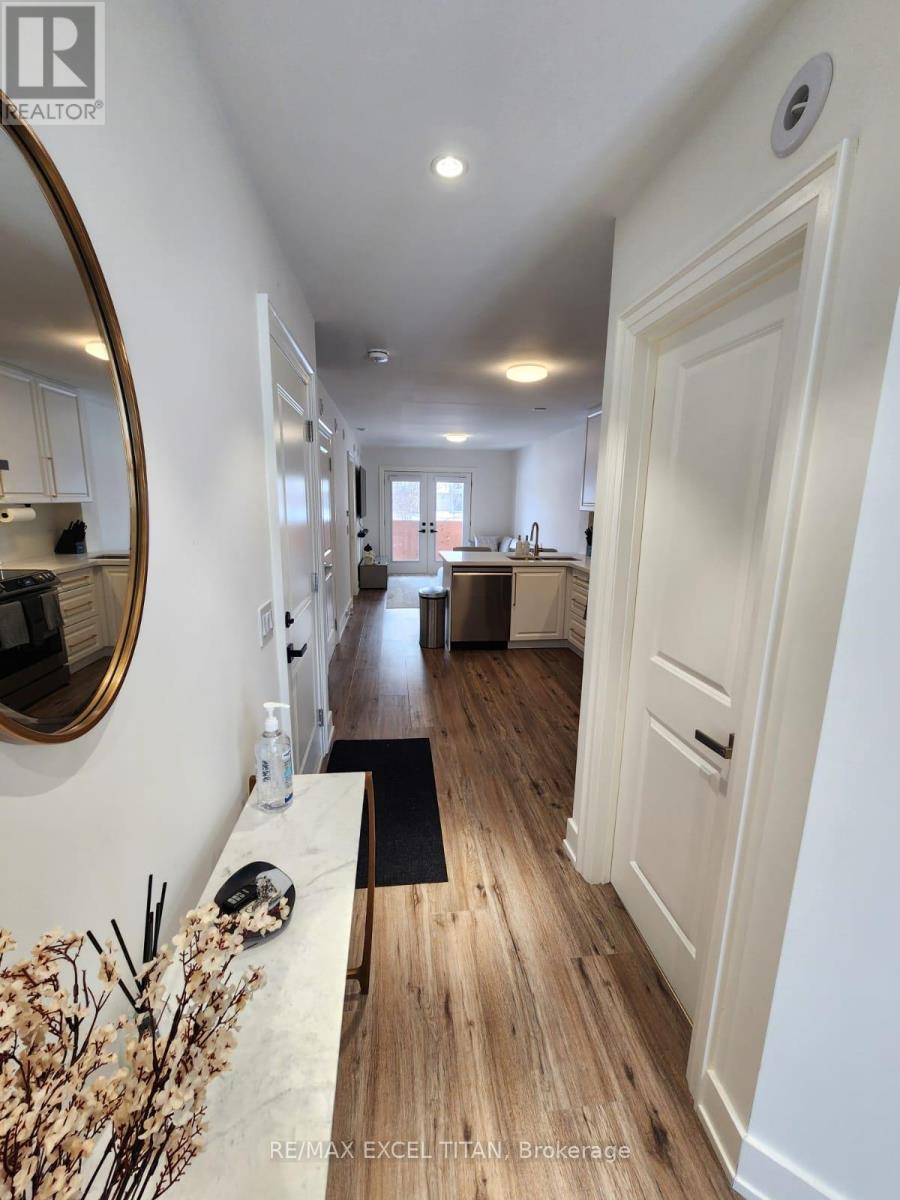 11 - 263 Barrie Street, Bradford West Gwillimbury, Ontario  L3Z 1A2 - Photo 4 - N12910230