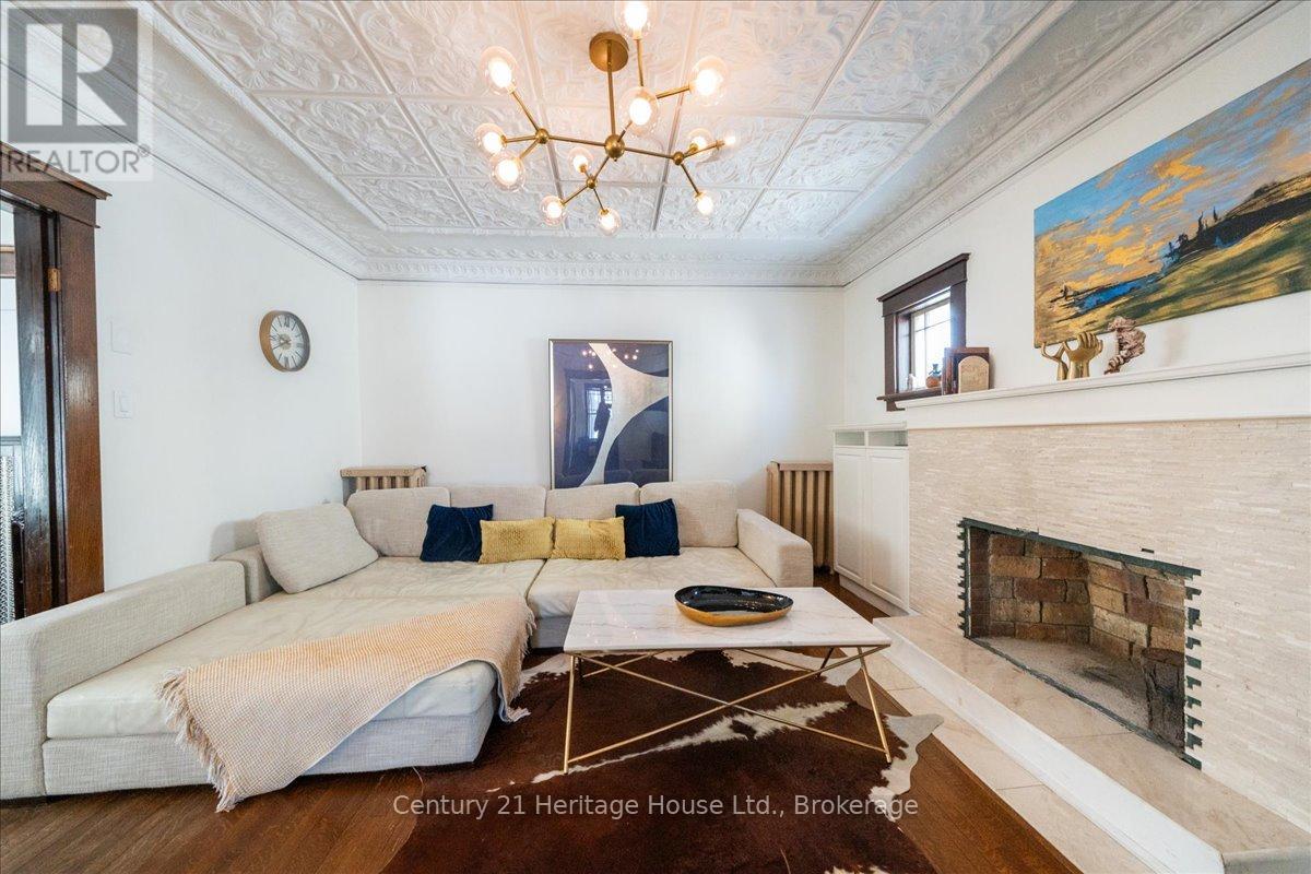 184 WEBER STREET E, Kitchener, Ontario