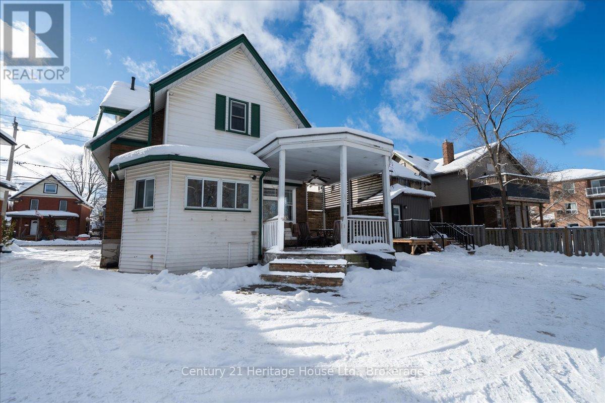 184 Weber Street E, Kitchener, Ontario  N2H 1E4 - Photo 2 - X12912030