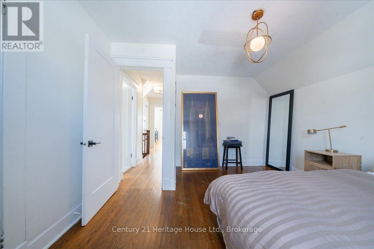 184 Weber Street E, Kitchener, Ontario  N2H 1E4 - Photo 35 - X12912030