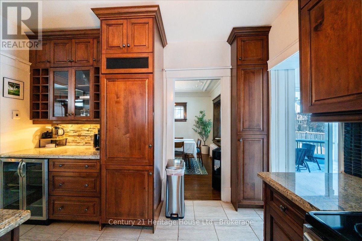 184 Weber Street E, Kitchener, Ontario  N2H 1E4 - Photo 7 - X12912030