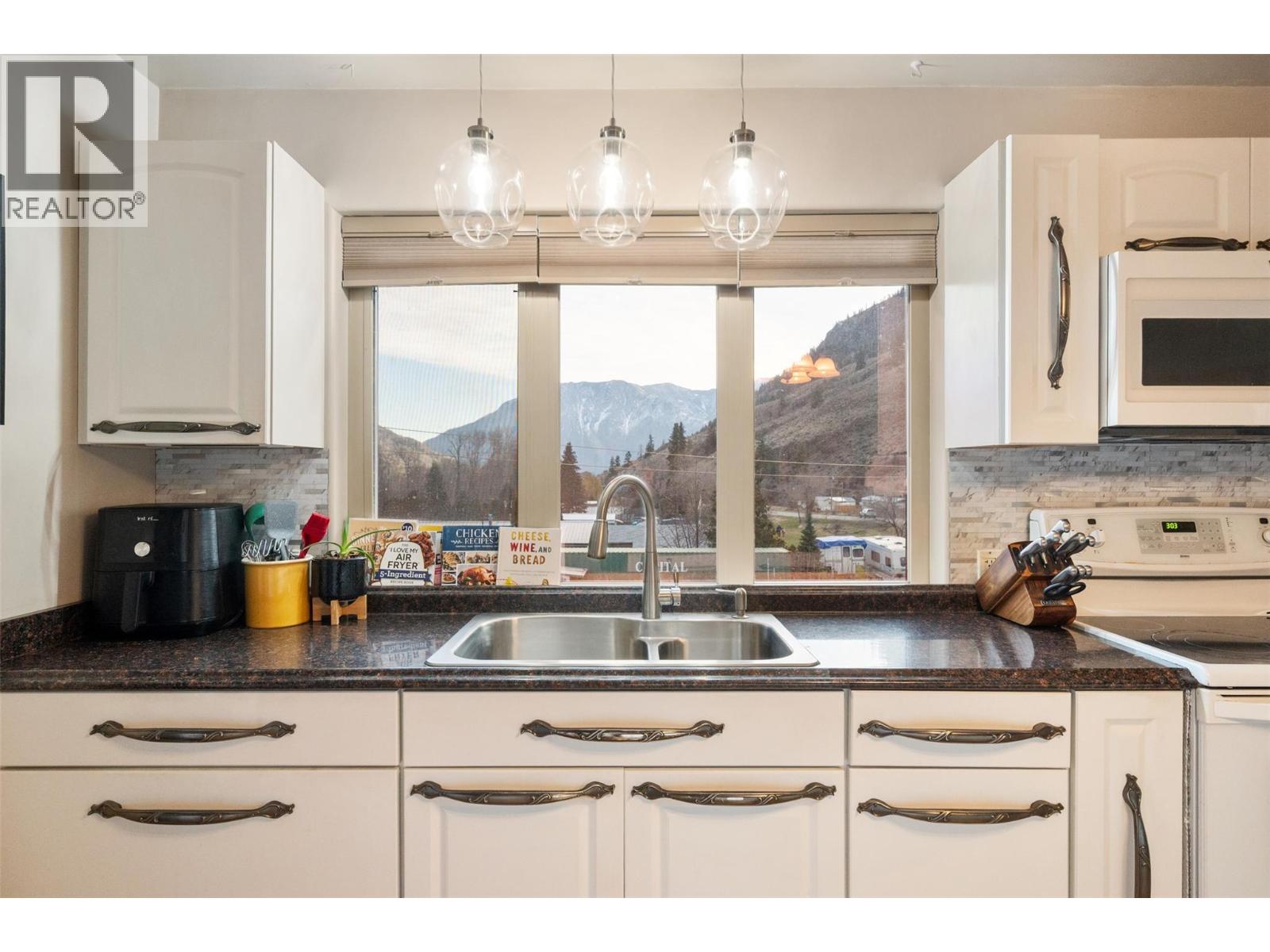 1436 Main Street, Keremeos, British Columbia  V0X 1N6 - Photo 16 - 10375895