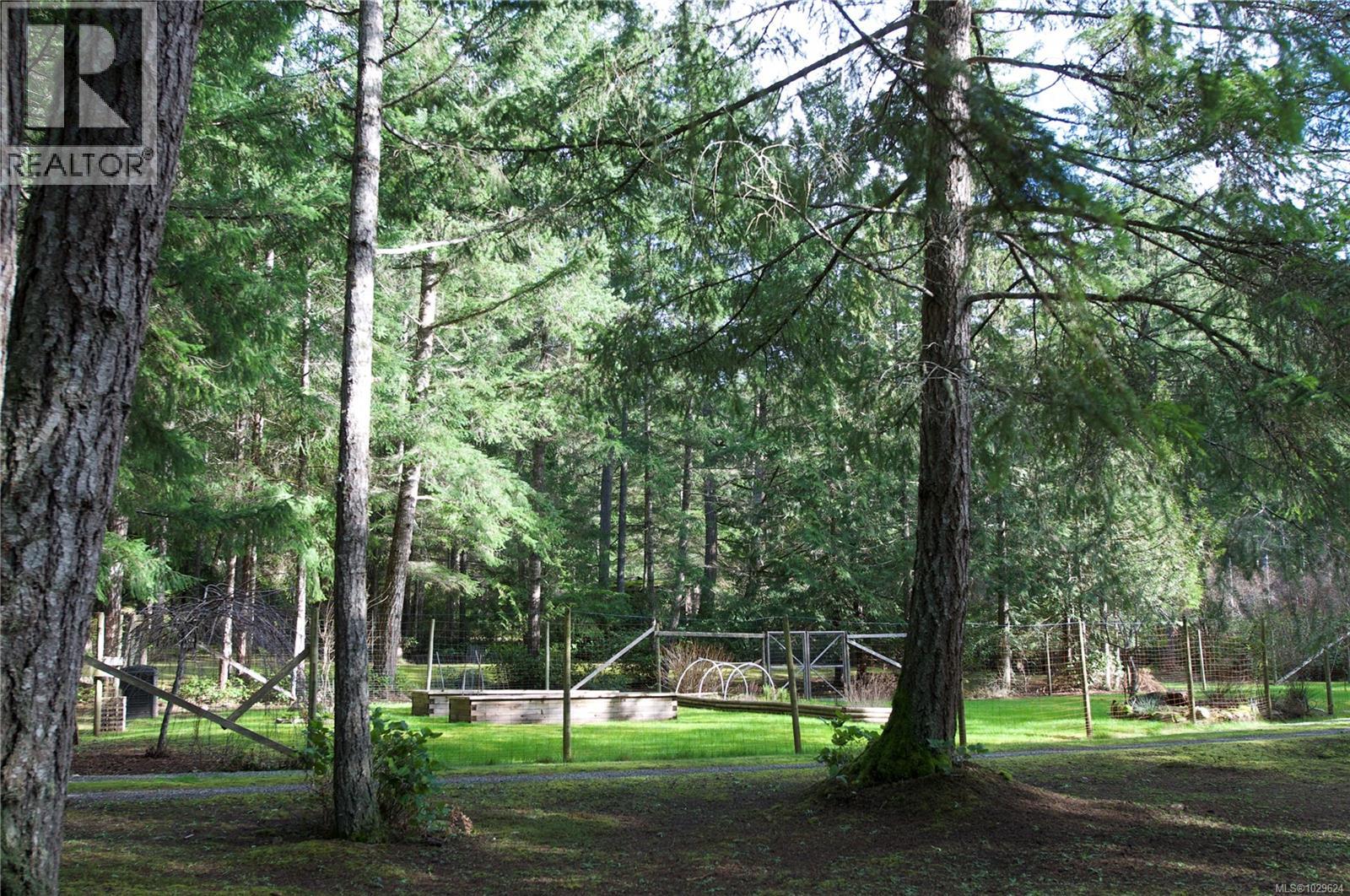 765 Horseshoe Rd, Gabriola Island, British Columbia  V0R 1X3 - Photo 33 - 1029624