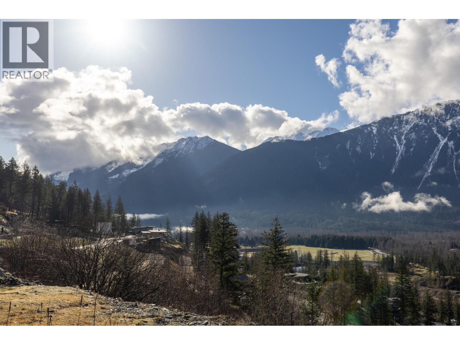 1508 White Cap Crescent, Pemberton, British Columbia  V0N 2L1 - Photo 1 - R3101345