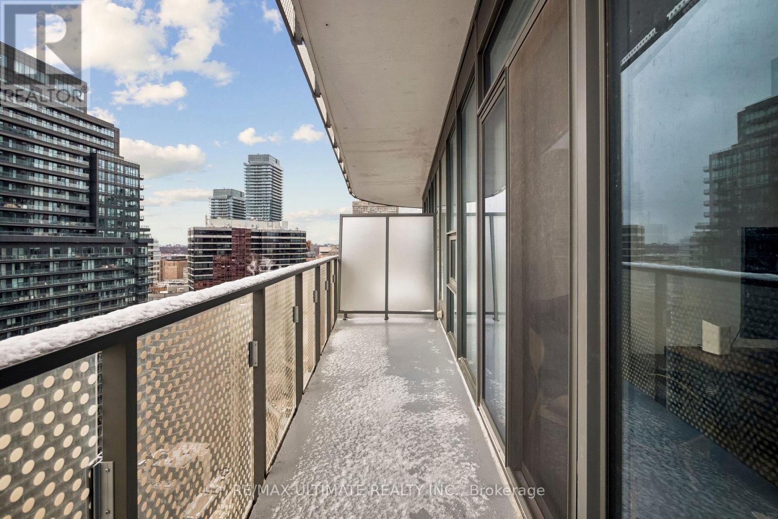 3007 - 11 Wellesley Street W, Toronto, Ontario  M4Y 0G4 - Photo 12 - C12912064