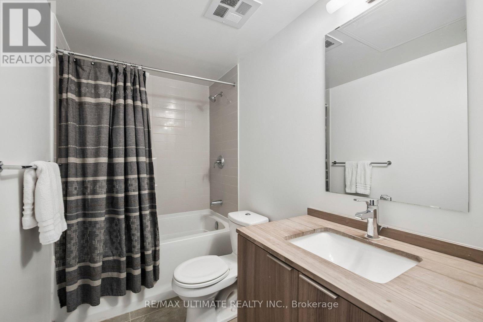 3007 - 11 Wellesley Street W, Toronto, Ontario  M4Y 0G4 - Photo 8 - C12912064