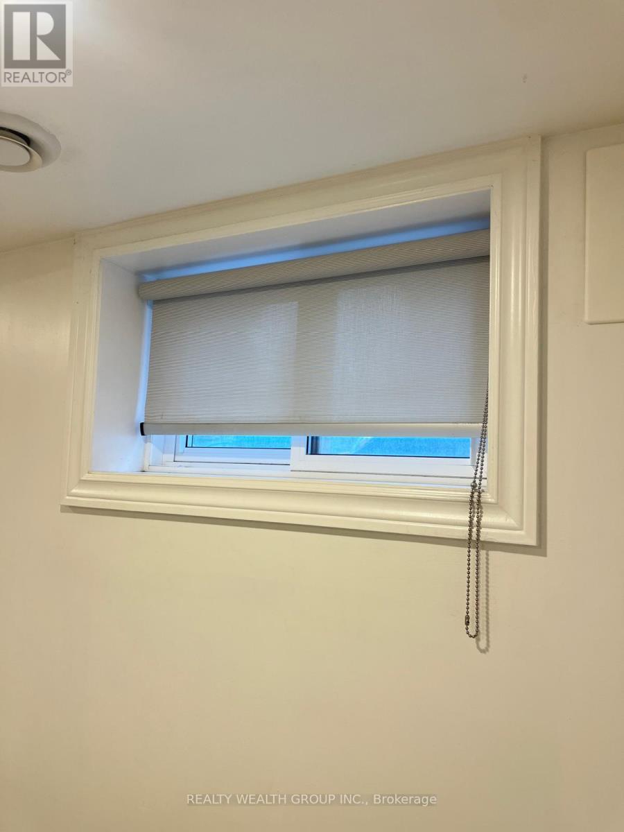 Bsmt - 22 Crosland Drive, Toronto (Wexford-Maryvale), Ontario  M1R 4M8 - Photo 4 - E12912056