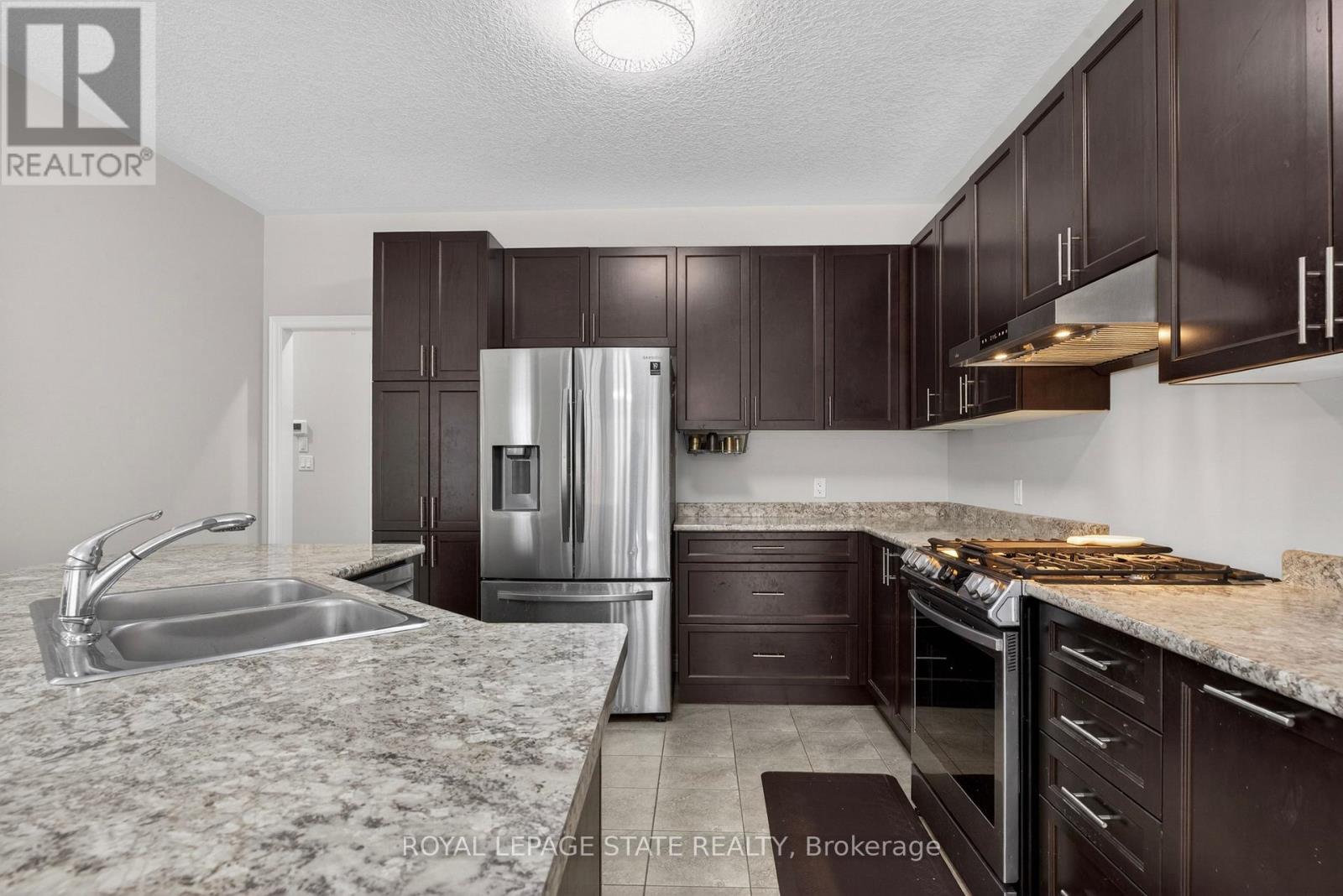 79 Dolomiti Court, Hamilton, Ontario  L0R 1P0 - Photo 8 - X12806632