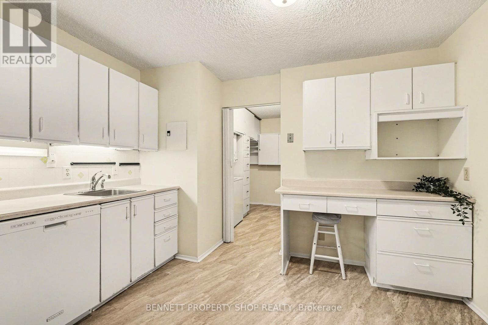 2003 - 1285 Cahill Drive, Ottawa, Ontario  K1V 9A7 - Photo 6 - X12785196