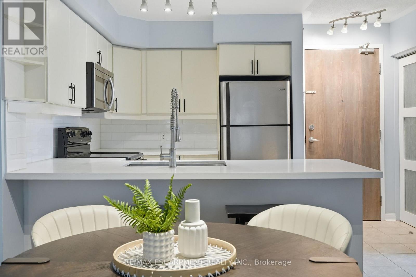 226 - 3060 Rotary Way, Burlington, Ontario  L7M 0G9 - Photo 11 - W12912046