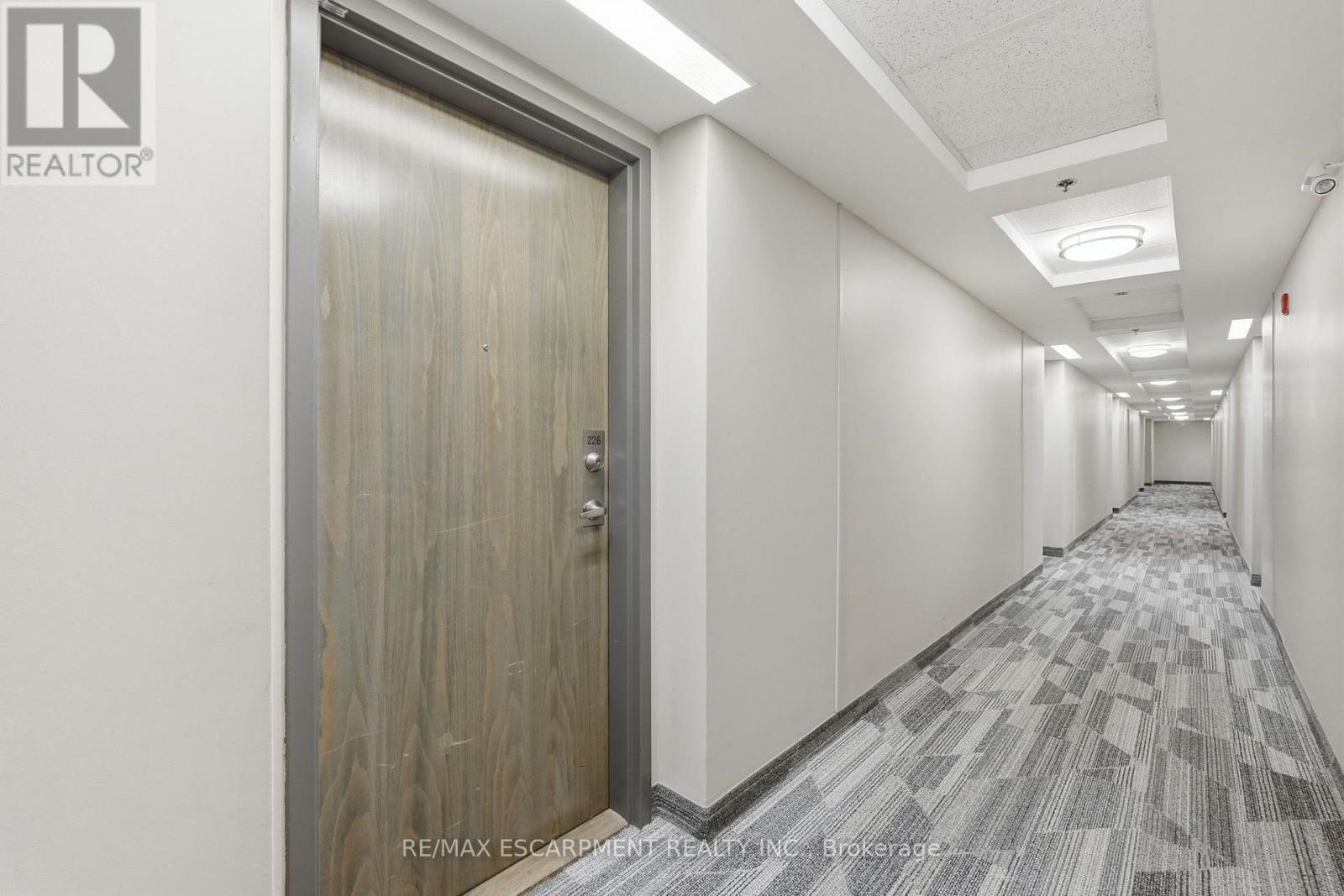 226 - 3060 Rotary Way, Burlington, Ontario  L7M 0G9 - Photo 5 - W12912046