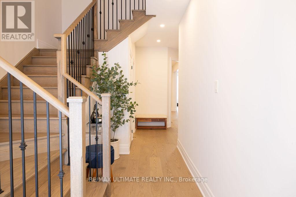 12 Branigan Crescent, Halton Hills, Ontario  L6X 3N6 - Photo 5 - W12912078