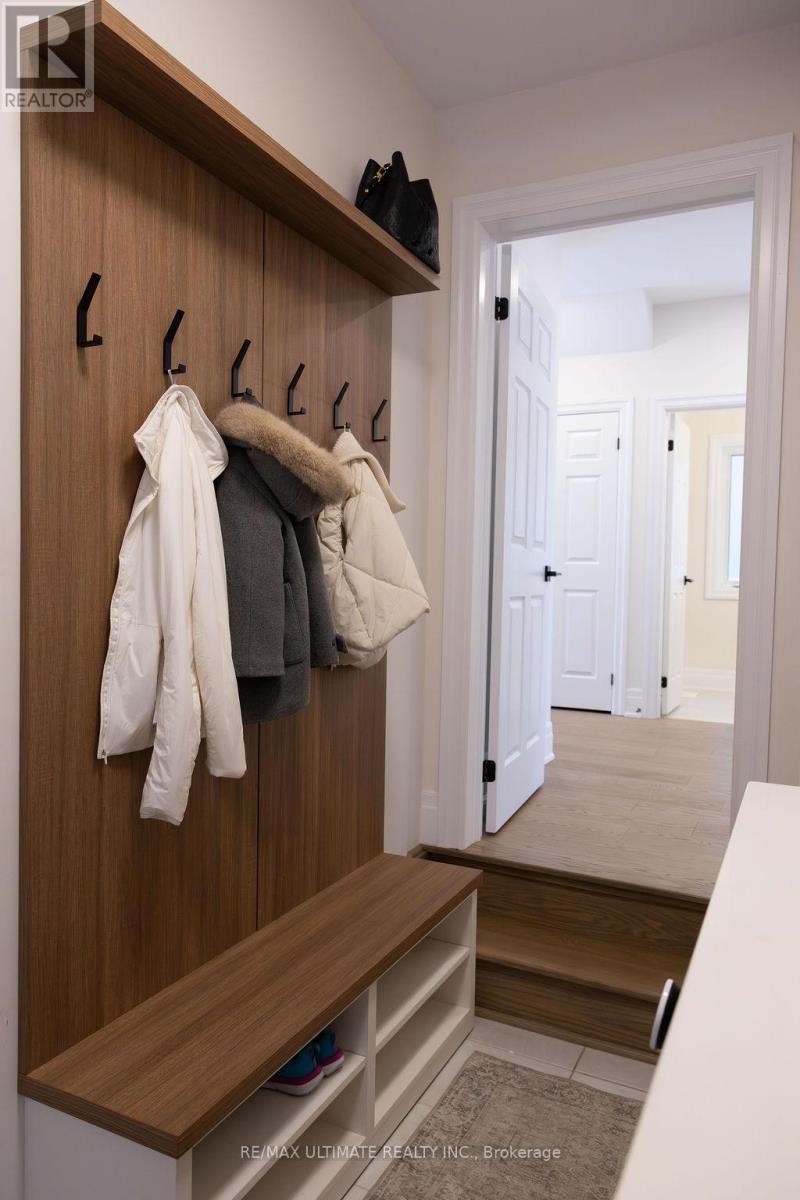 12 Branigan Crescent, Halton Hills, Ontario  L6X 3N6 - Photo 8 - W12912078