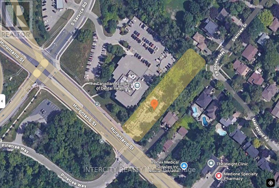 1575 Hurontario Street, Mississauga, Ontario  L5G 3H7 - Photo 3 - W12912086