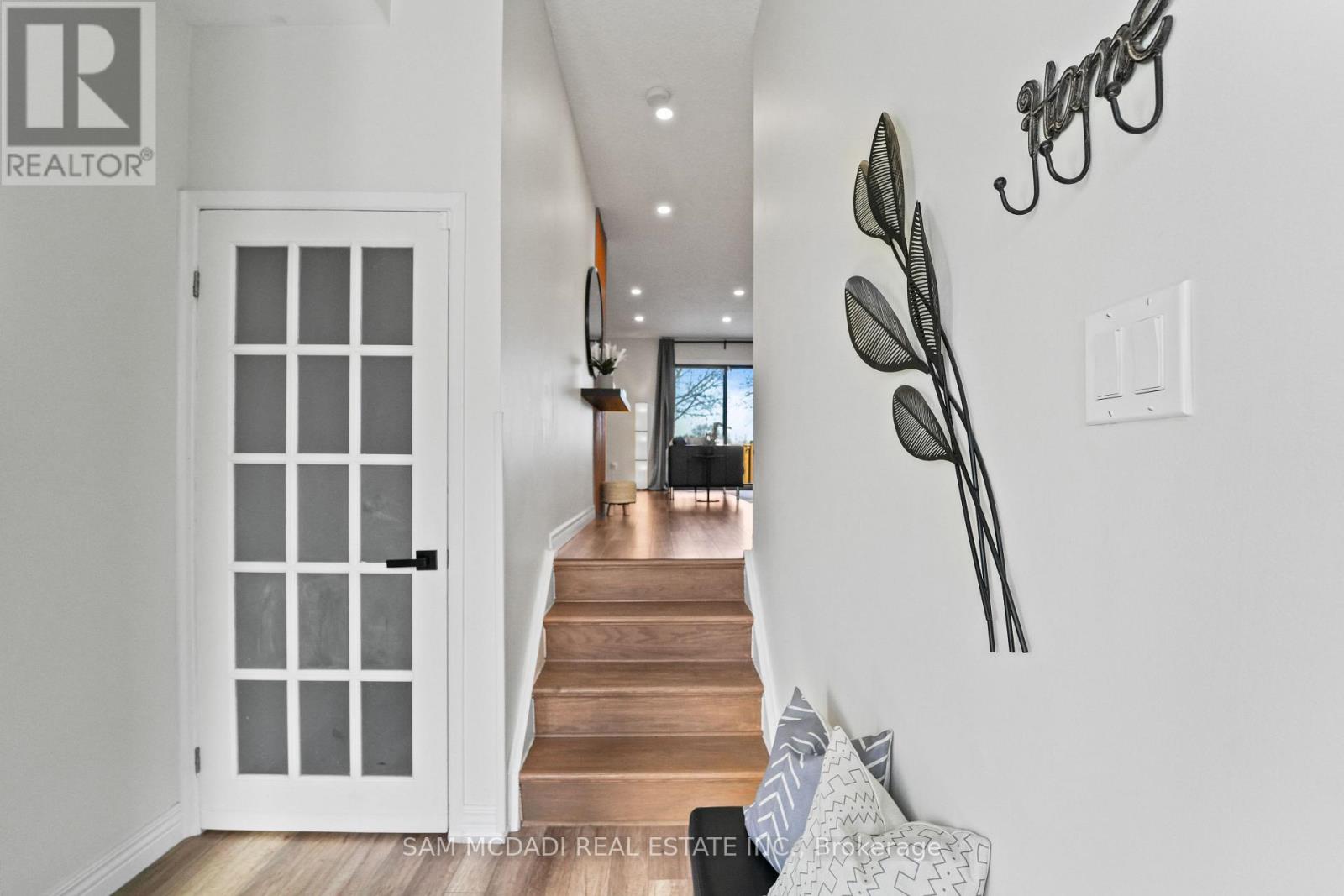 31 - 1518 Sixth Line, Oakville, Ontario  L6H 2P2 - Photo 3 - W12912098