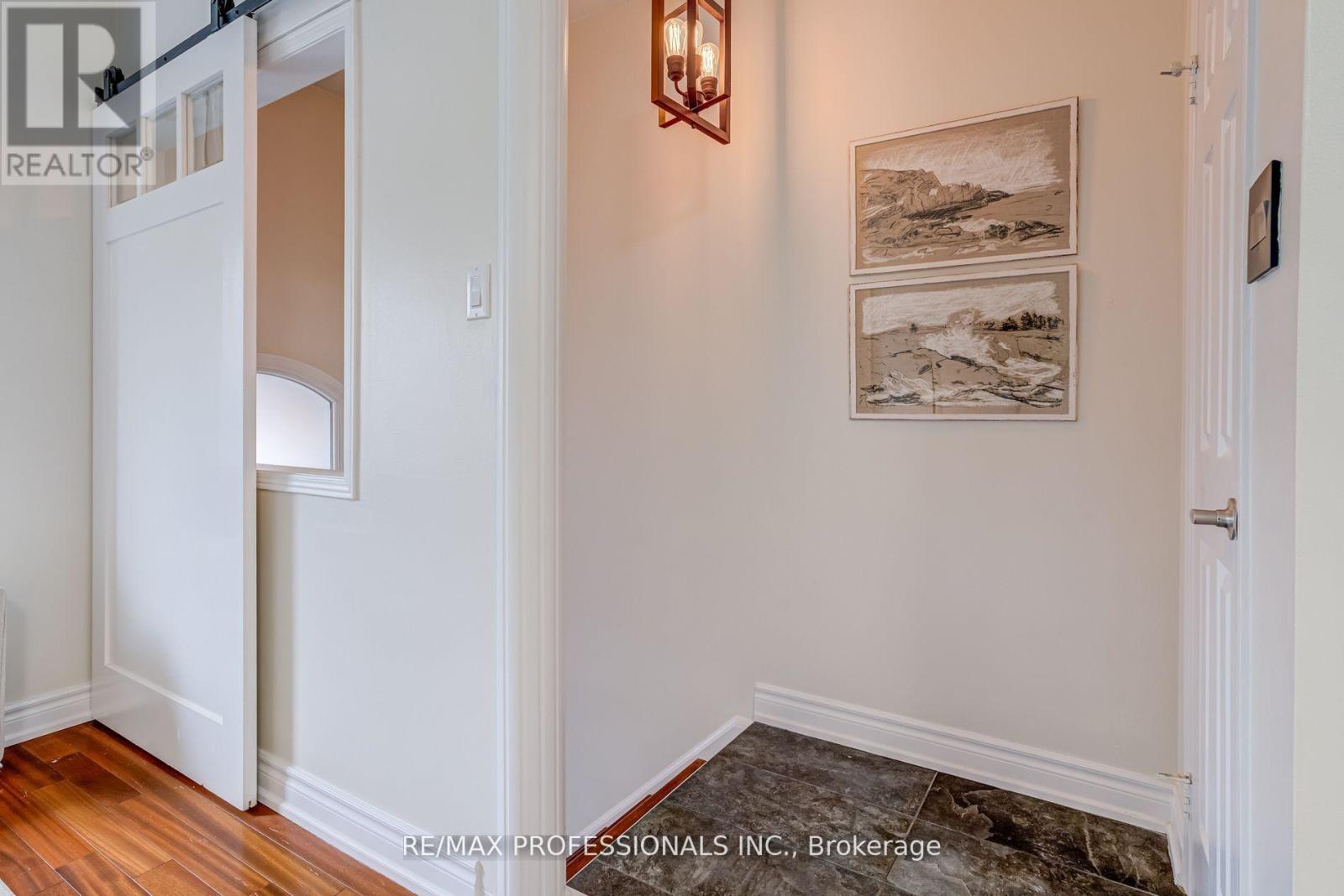 105 Harbourview Crescent, Toronto, Ontario  M8V 4A9 - Photo 3 - W12912106