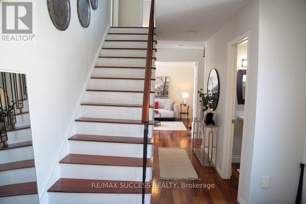 6643 Mockingbird Lane, Mississauga, Ontario  L5N 5K2 - Photo 22 - W12912122