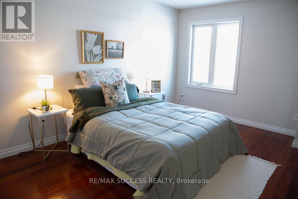 6643 Mockingbird Lane, Mississauga, Ontario  L5N 5K2 - Photo 29 - W12912122