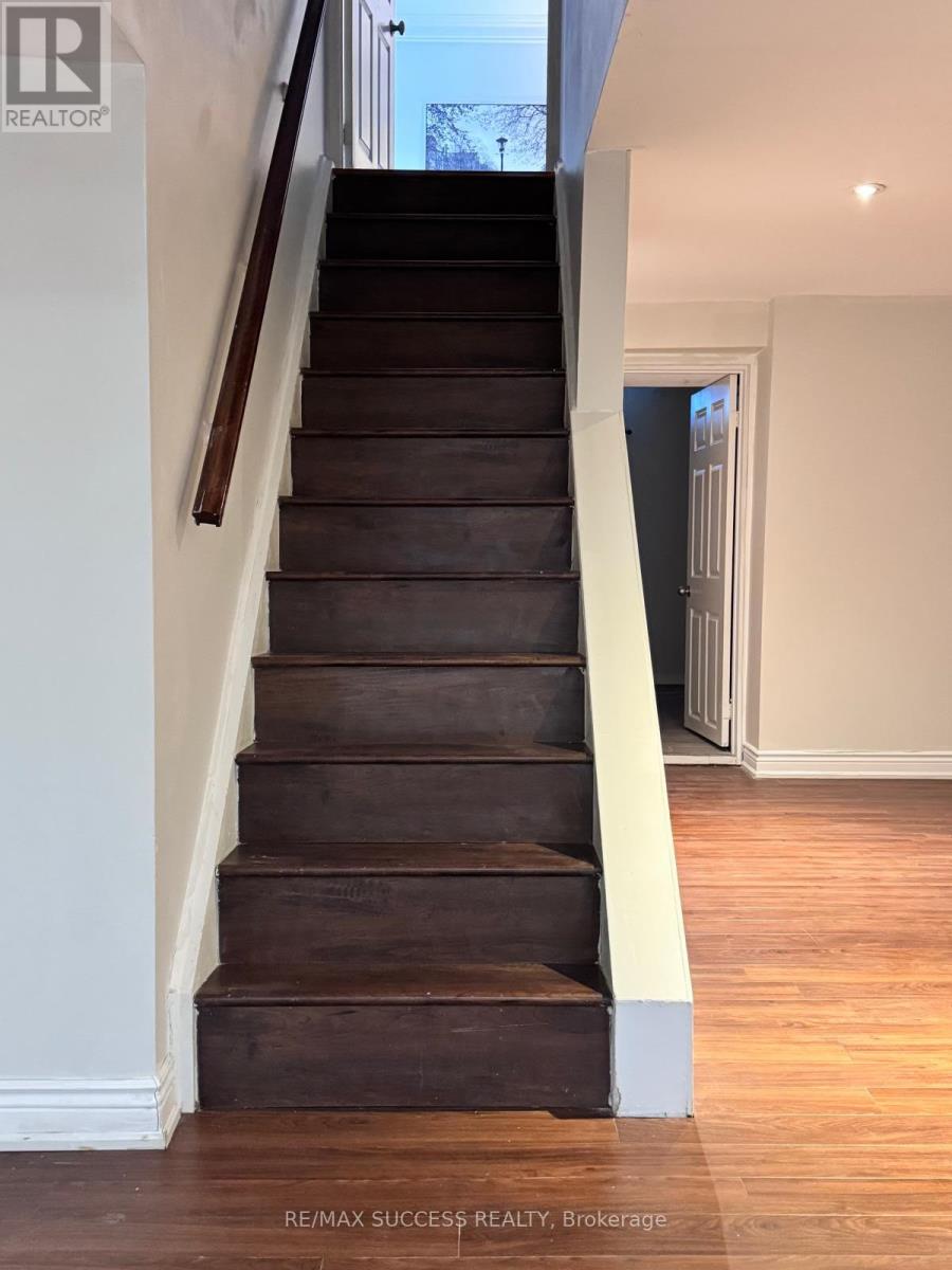 6643 Mockingbird Lane, Mississauga, Ontario  L5N 5K2 - Photo 34 - W12912122