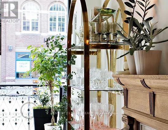 1564 Queen Street W, Toronto (Roncesvalles), Ontario  M6R 1A6 - Photo 2 - W12912126