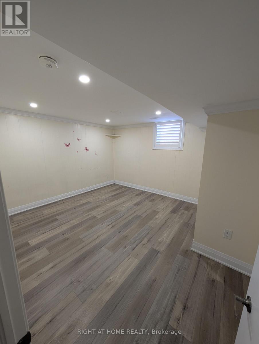 3263 Cawthra Road, Mississauga, Ontario  L5A 2X4 - Photo 10 - W12912128