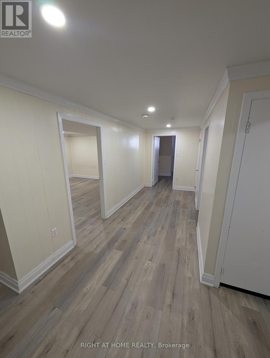 3263 Cawthra Road, Mississauga, Ontario  L5A 2X4 - Photo 4 - W12912128