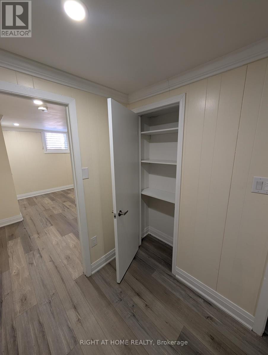 3263 Cawthra Road, Mississauga, Ontario  L5A 2X4 - Photo 6 - W12912128