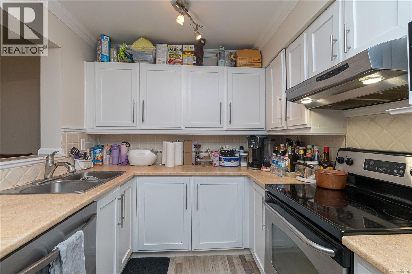 105 3010 Washington Ave, Victoria, British Columbia  V9A 1P6 - Photo 11 - 1000304