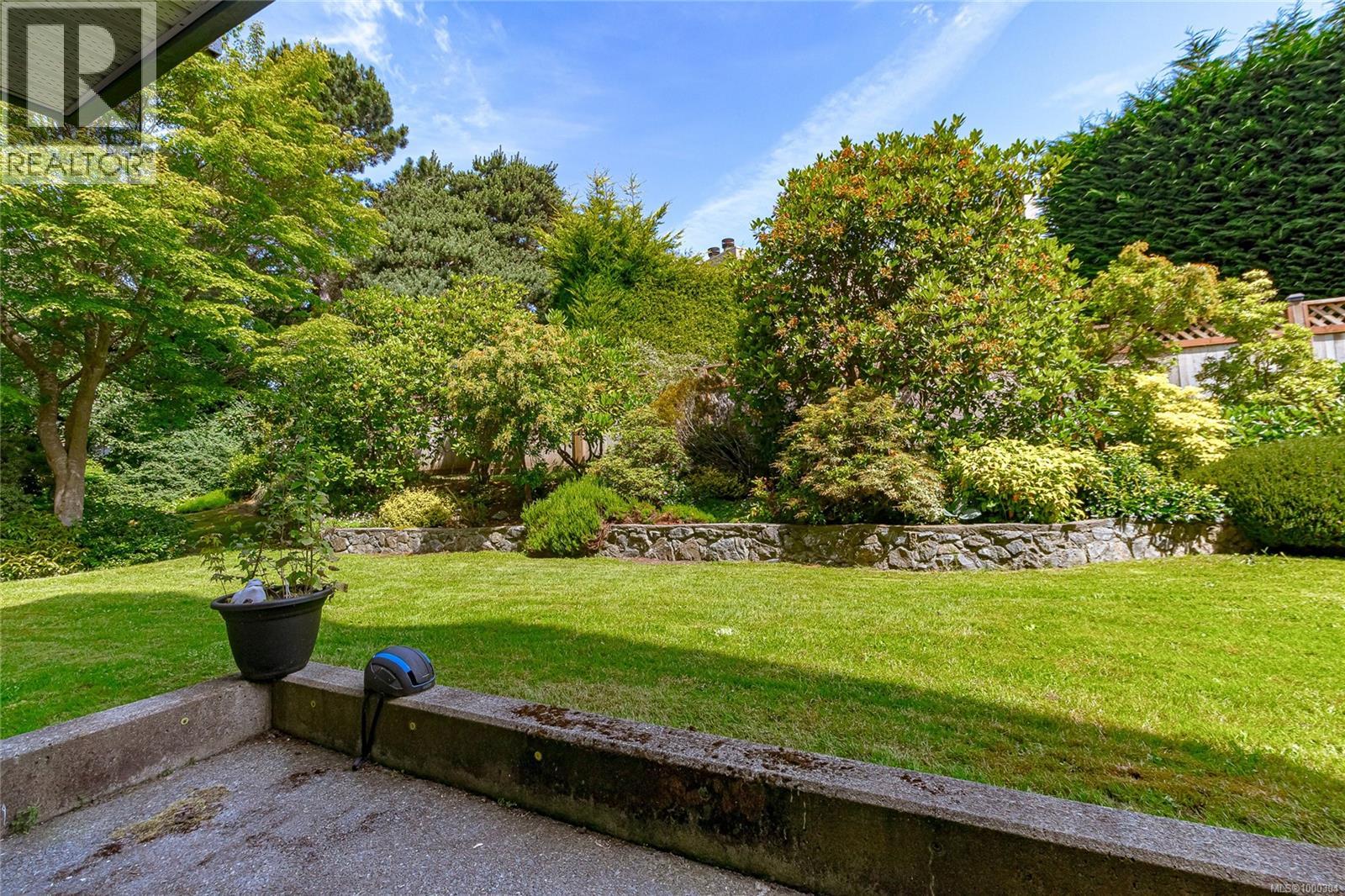 105 3010 Washington Ave, Victoria, British Columbia  V9A 1P6 - Photo 27 - 1000304