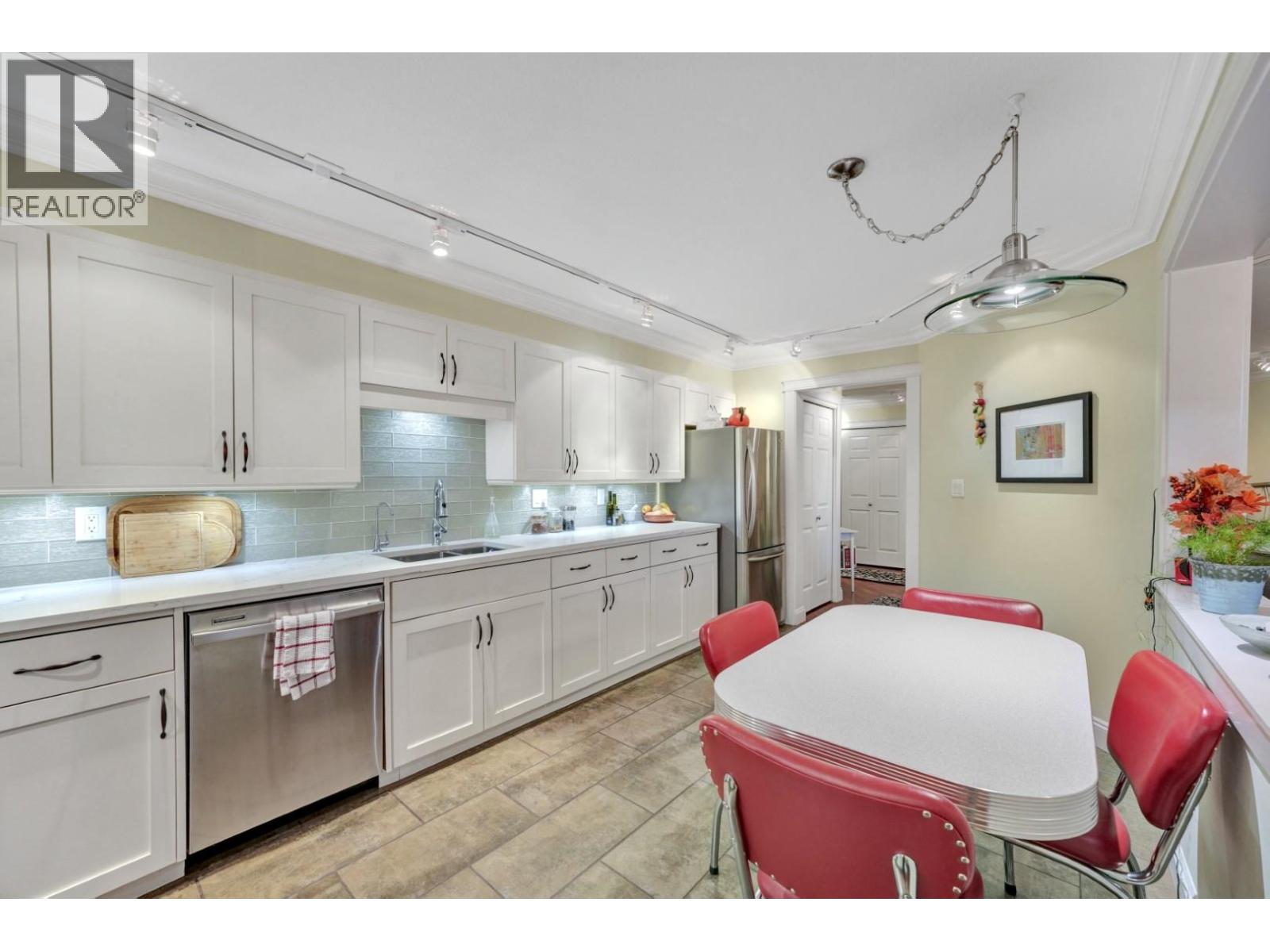 109b 1210 Quayside Drive, New Westminster, British Columbia  V3M 6H1 - Photo 3 - R3102595