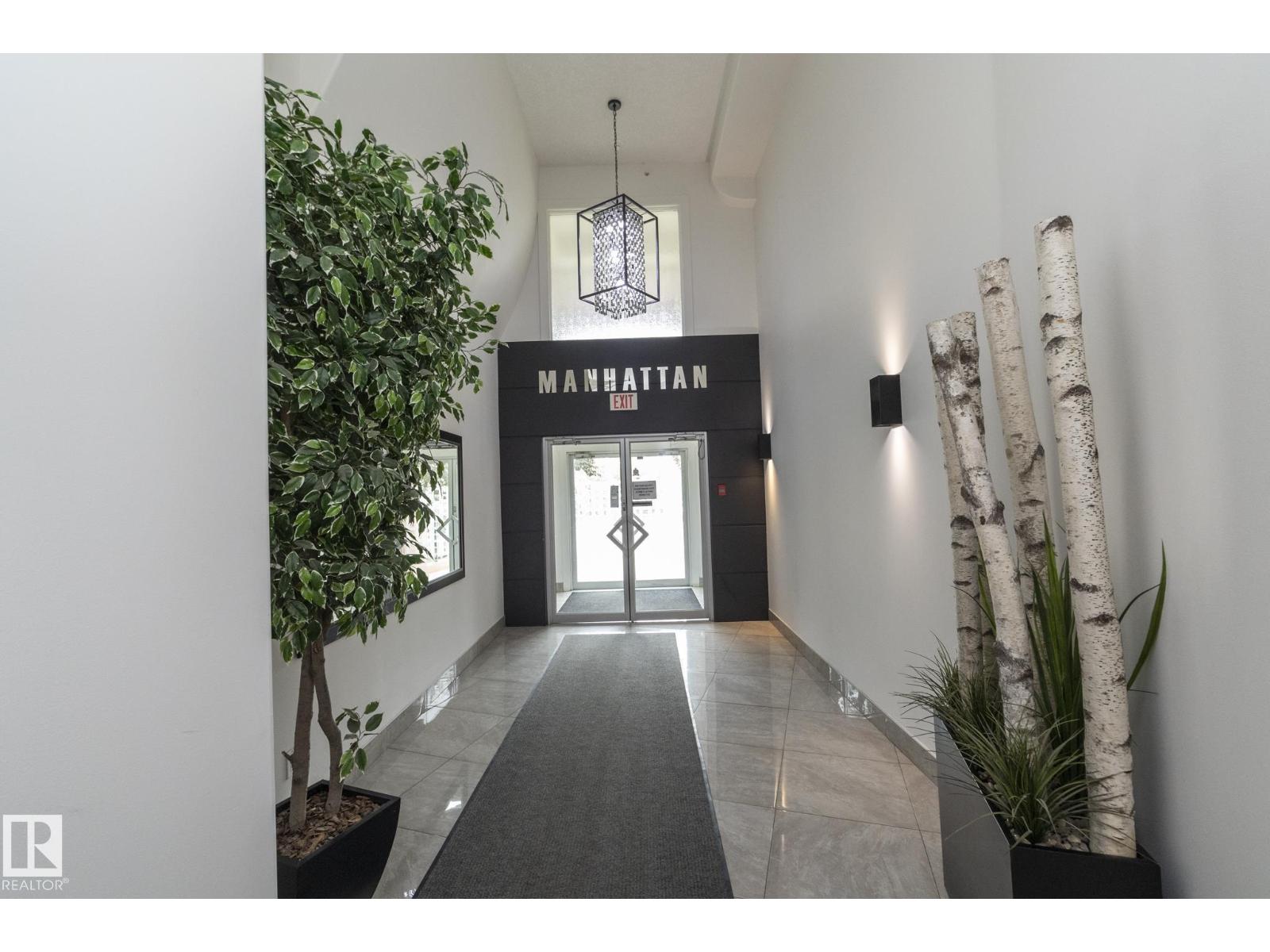 #102 10855 Saskatchewan Dr Nw, Edmonton, Alberta  T6E 6T6 - Photo 3 - E4478744