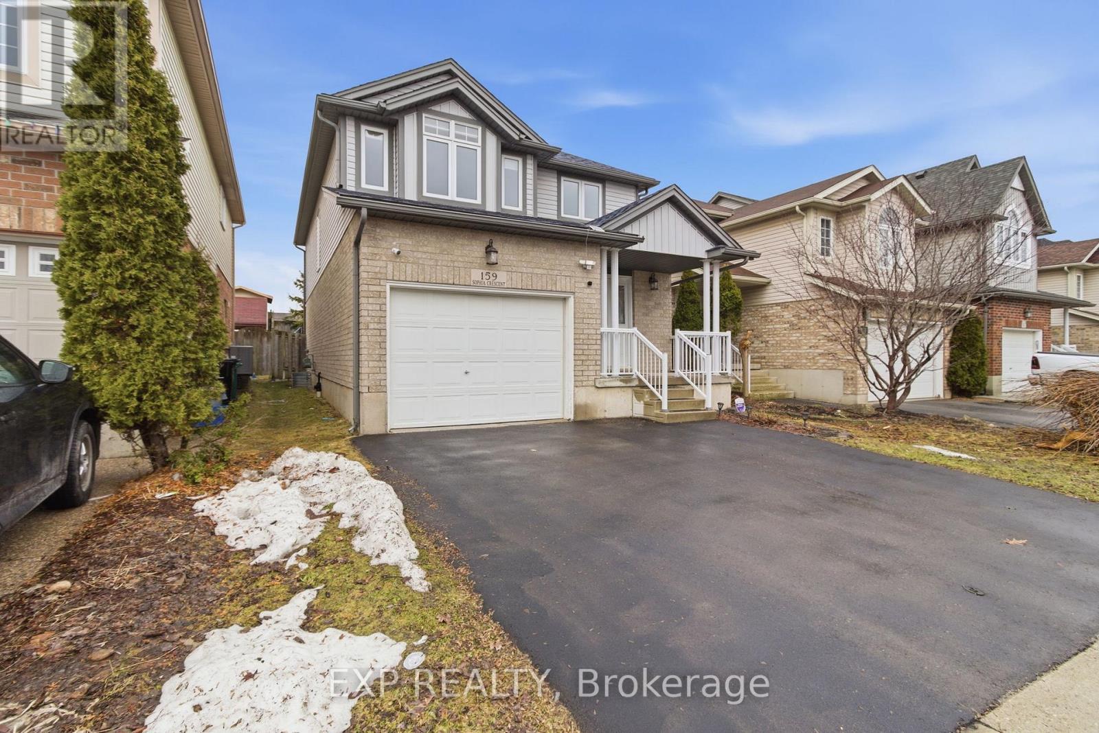 159 Sophia Crescent, Kitchener, Ontario  N2R 1X7 - Photo 2 - X12912118