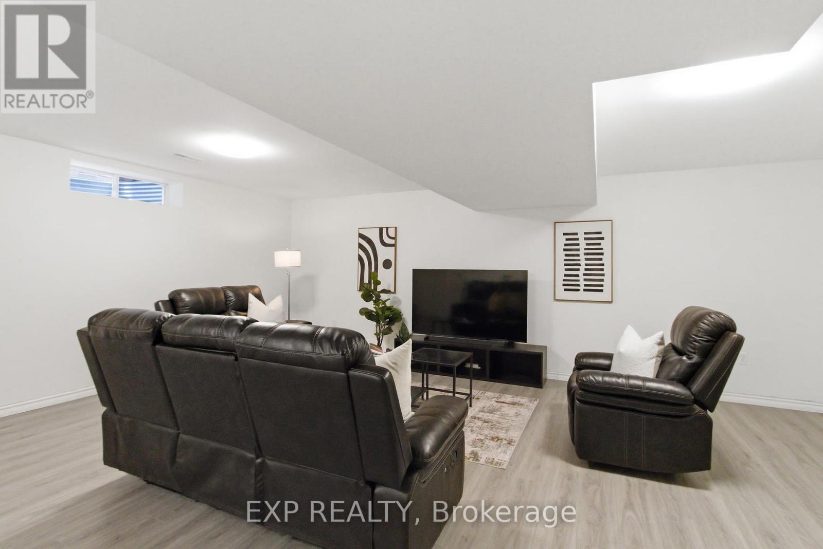 159 Sophia Crescent, Kitchener, Ontario  N2R 1X7 - Photo 38 - X12912118