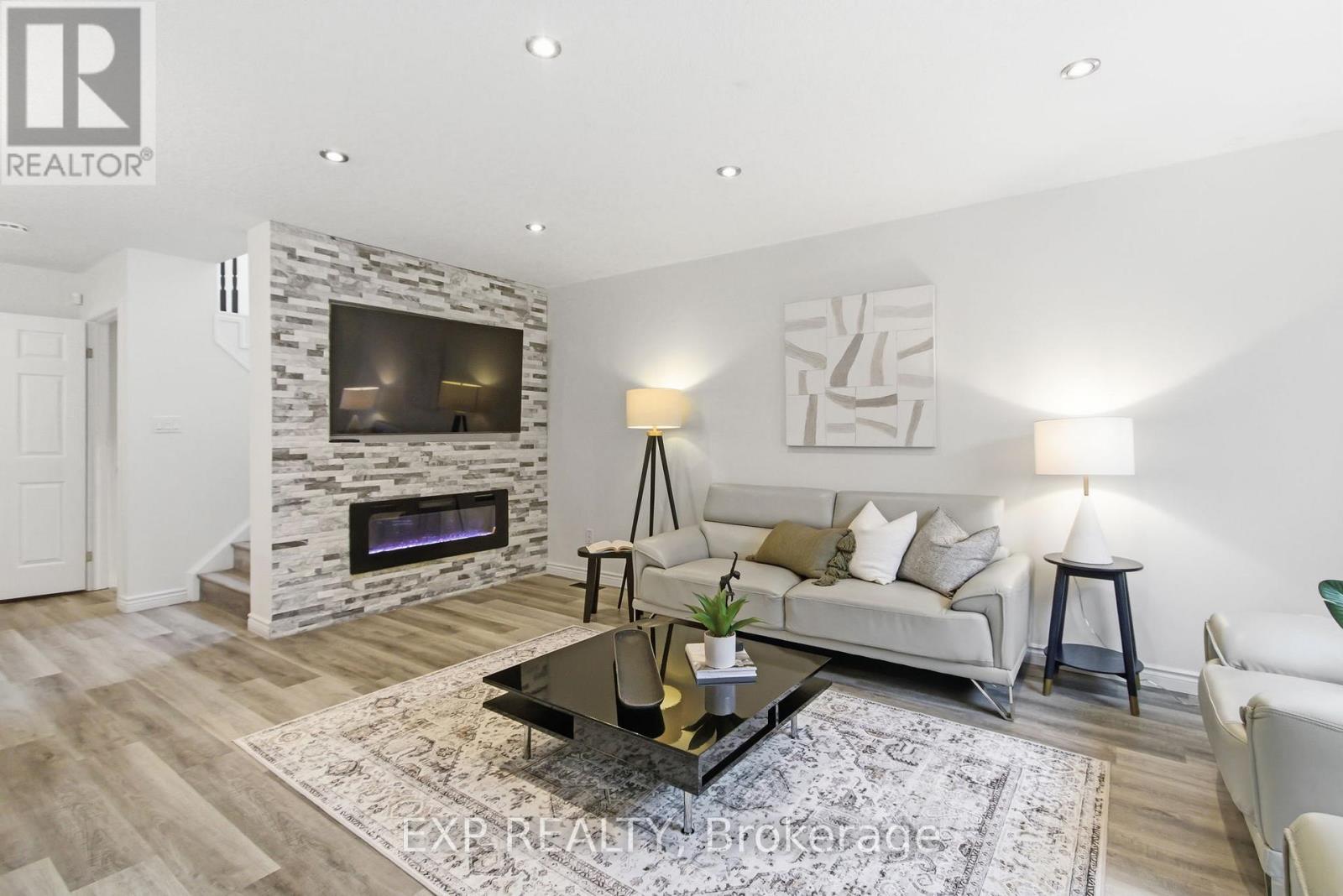 159 Sophia Crescent, Kitchener, Ontario  N2R 1X7 - Photo 7 - X12912118