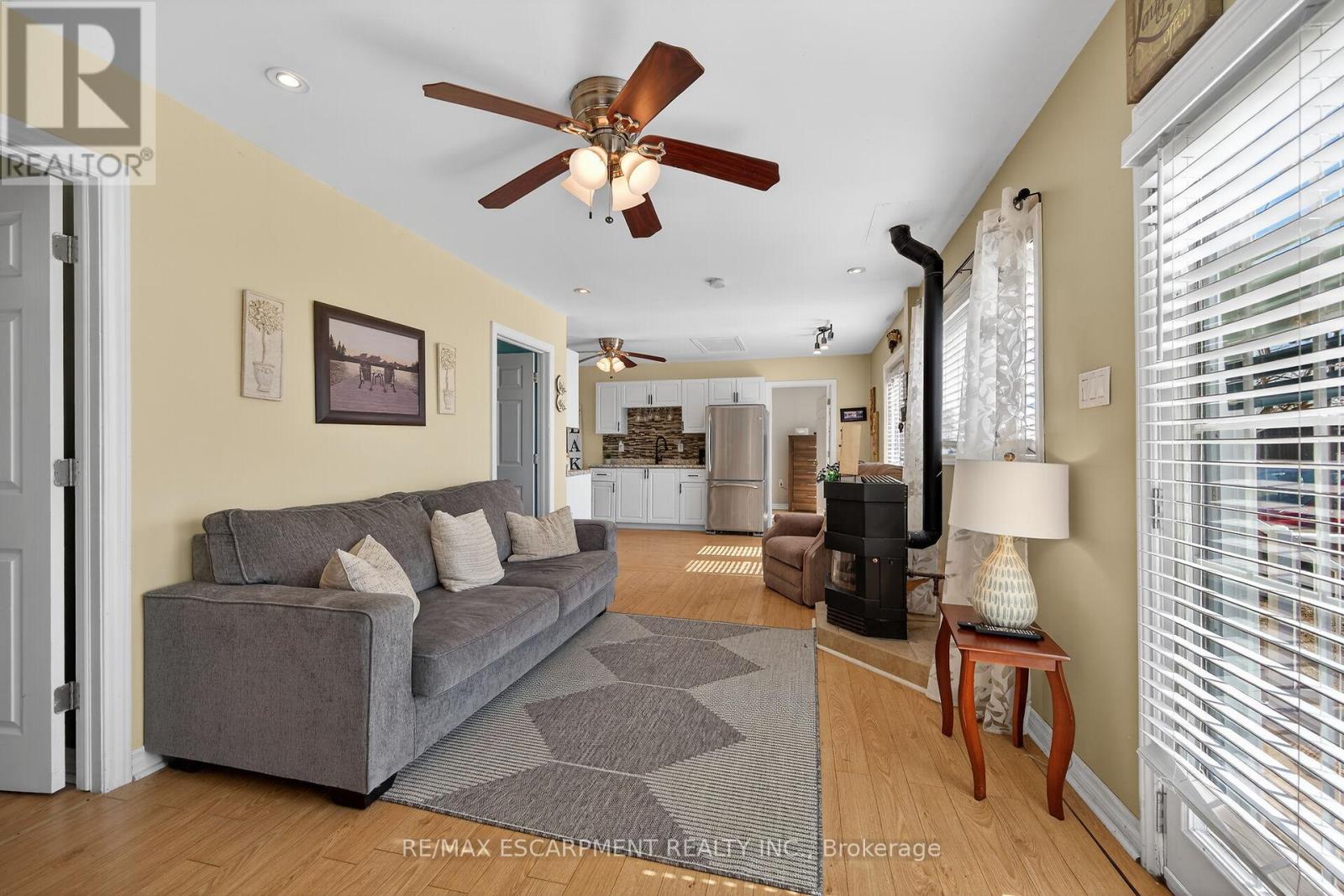 87 Lakeshore Road, Haldimand, Ontario  N0A 1P0 - Photo 17 - X12912130