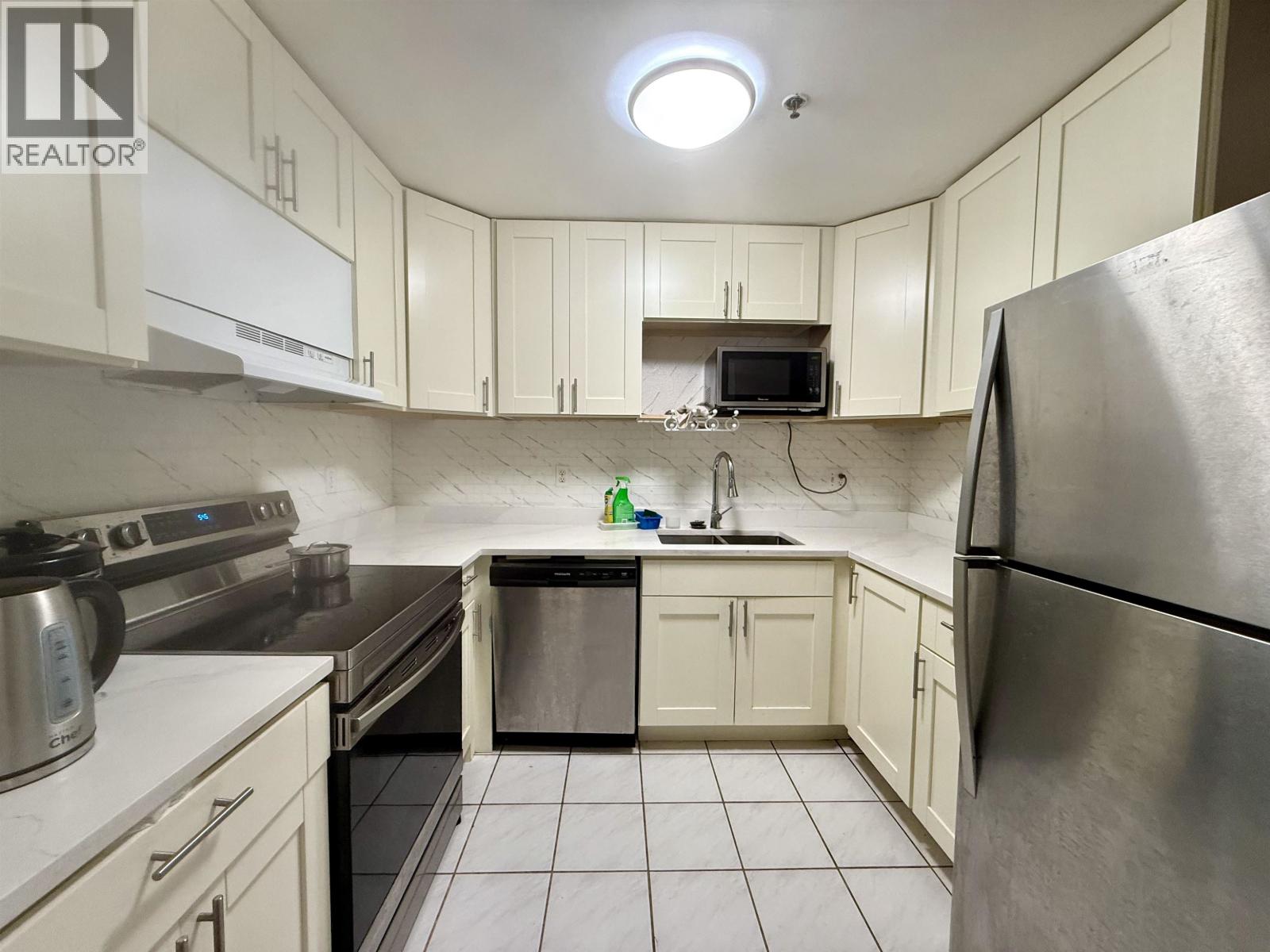 105 7288 No. 3 Road, Richmond, British Columbia  V6Y 3Y1 - Photo 5 - R3102461