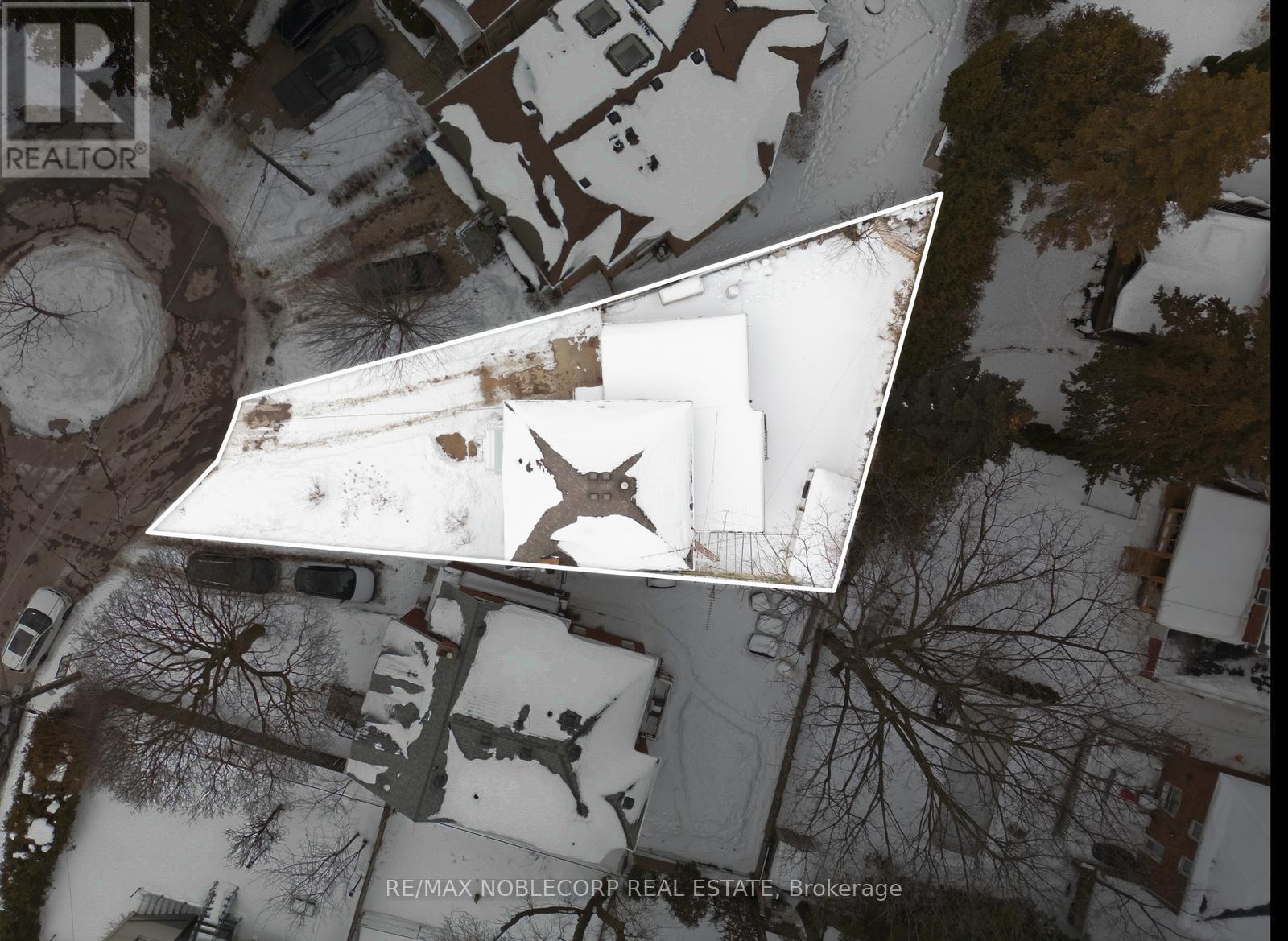 51 Glenavy Avenue, Toronto, Ontario  M4P 2T9 - Photo 4 - C12830264